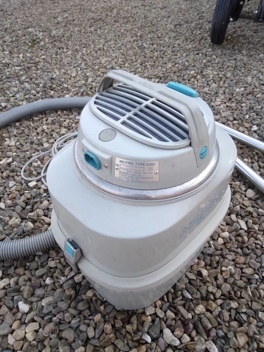 Nilfisk GS90 Hoover retro 1980S - Image 2