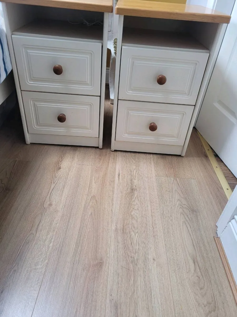 Pair of Bedside Lockers - Image 4