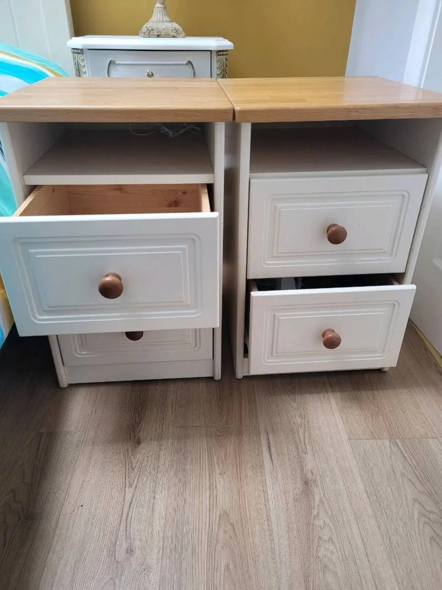 Pair of Bedside Lockers - Image 2