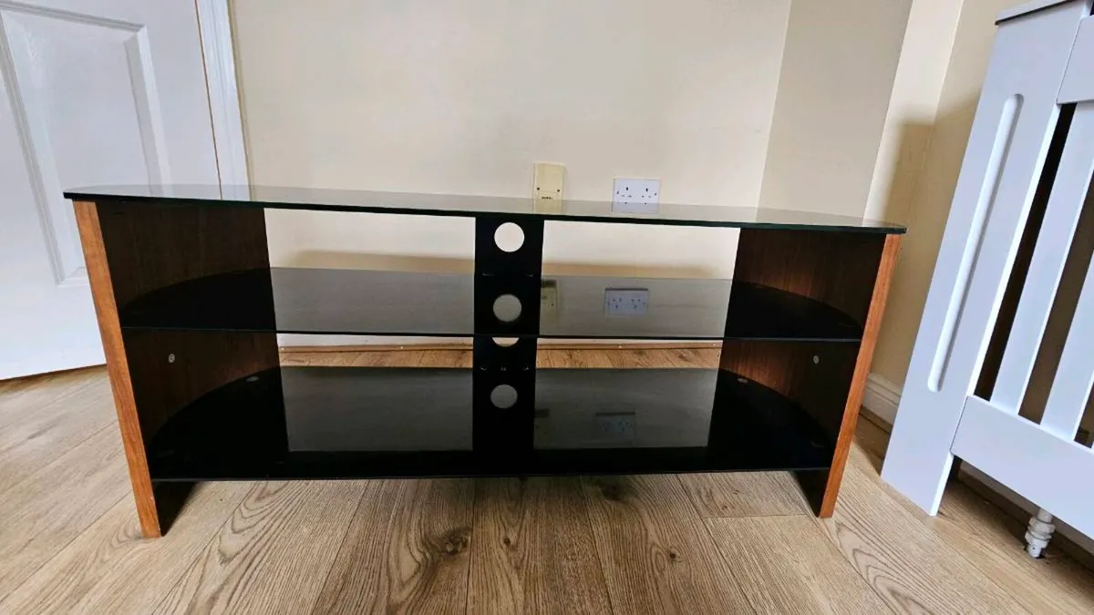 TV stand - Image 3