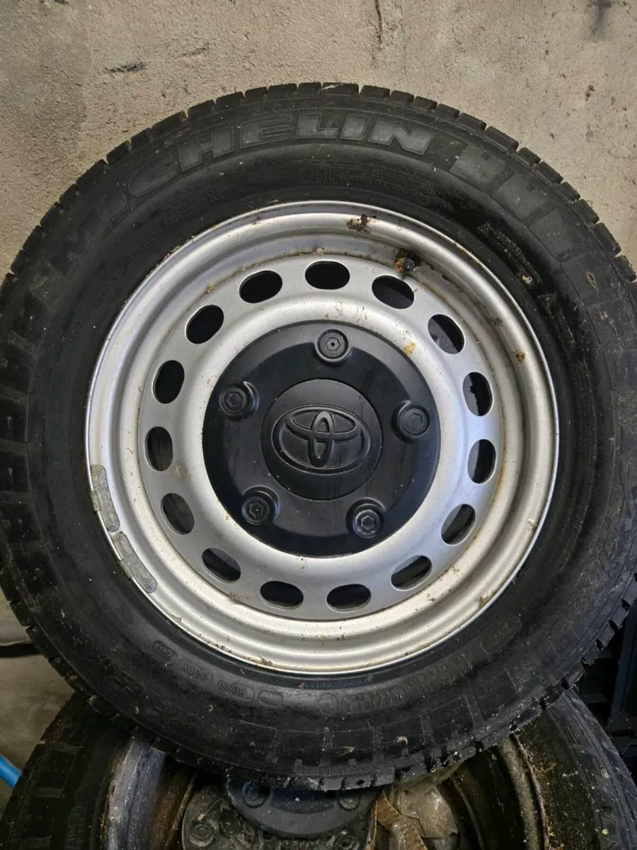 Wheels and tires - Image 1