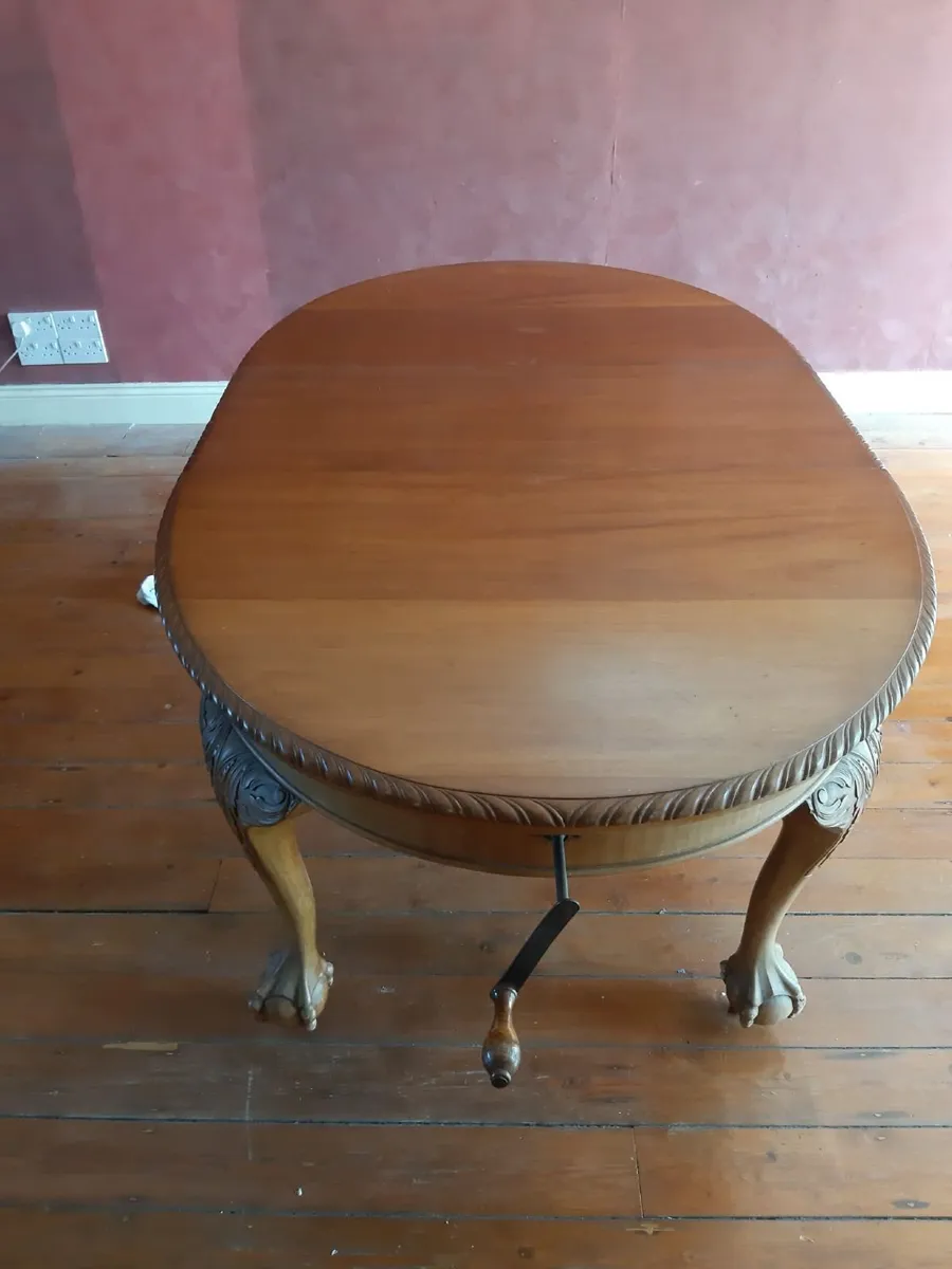 Antique extendable dining table - Image 1