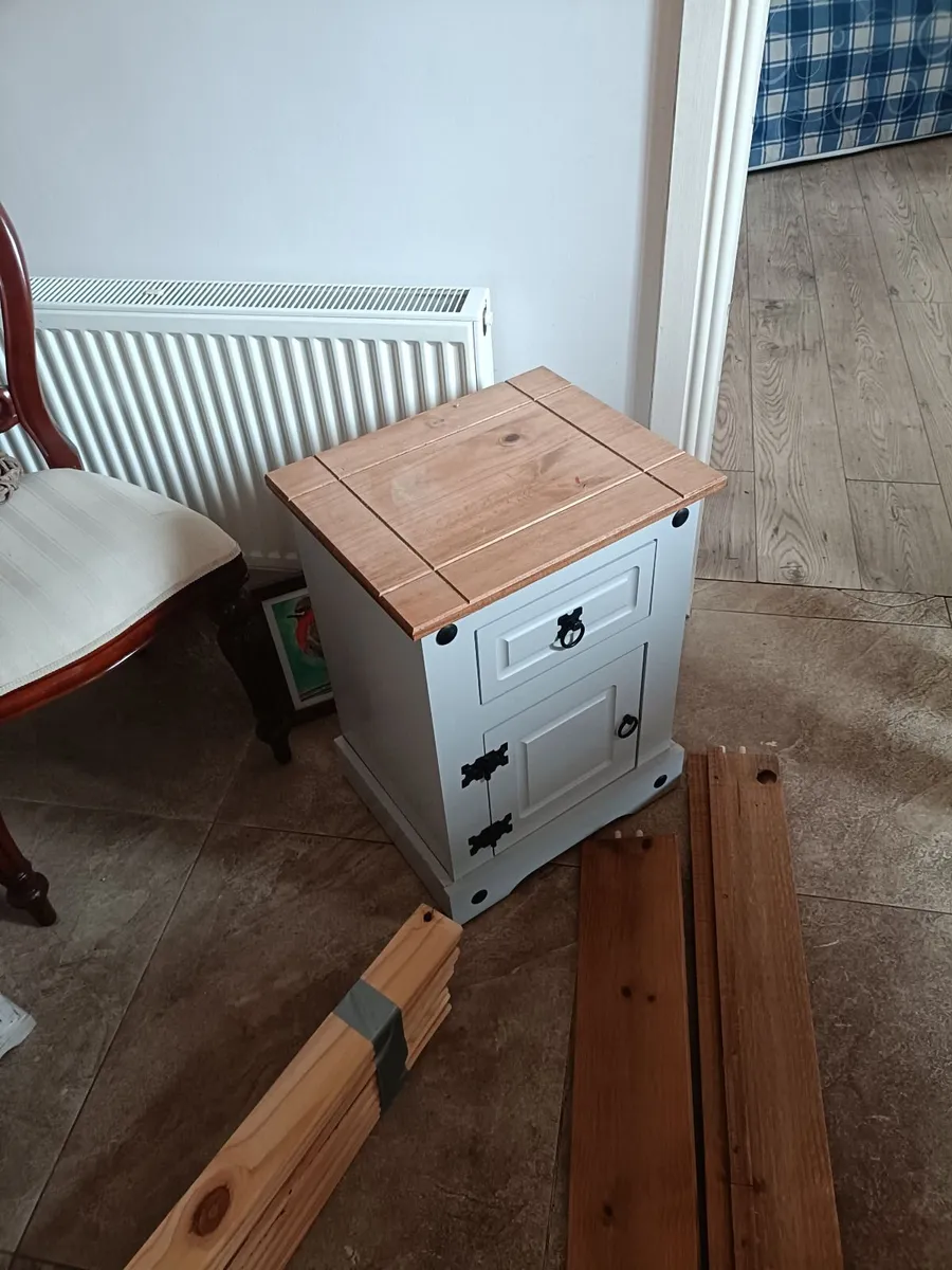 Bedroom furniture - Image 4