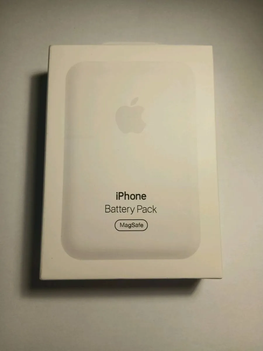 Apple mag safe battery pack - Image 1