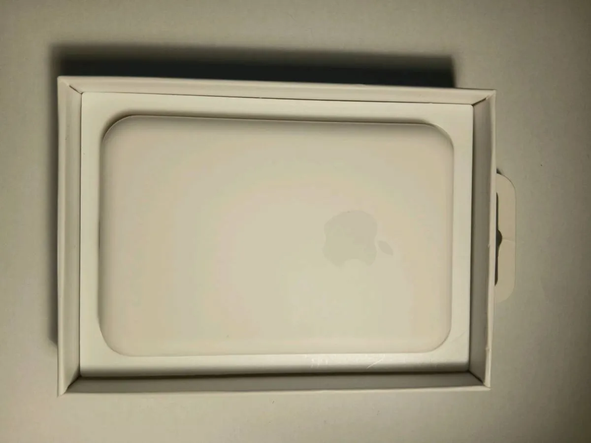 Apple mag safe battery pack - Image 2