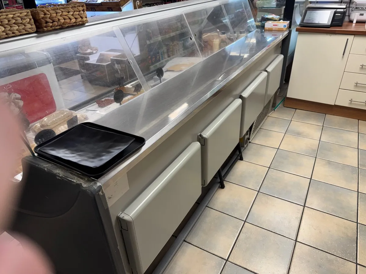 Deli fridge 2.5m serve over - Image 1