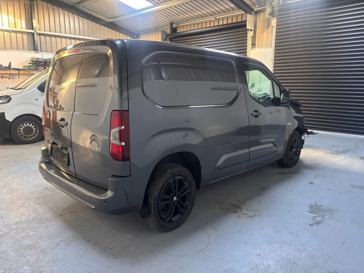 2023 Citroen Berlingo Driver 130bhp Auto - Image 2