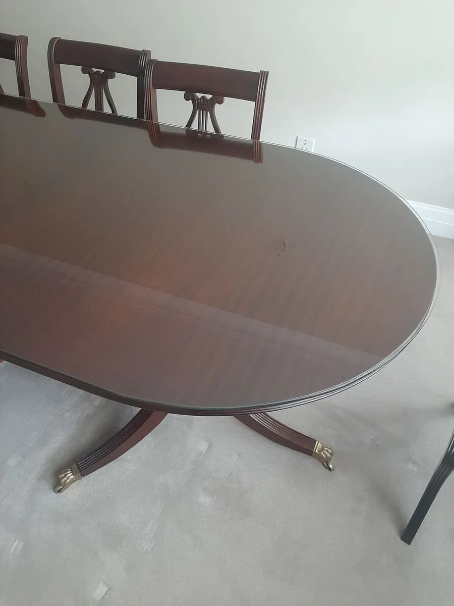 Table an chairs - Image 2