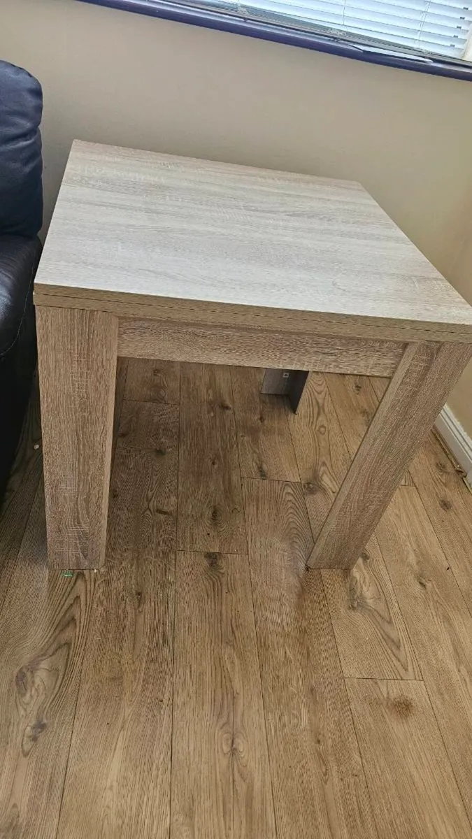 Dining table - Image 1