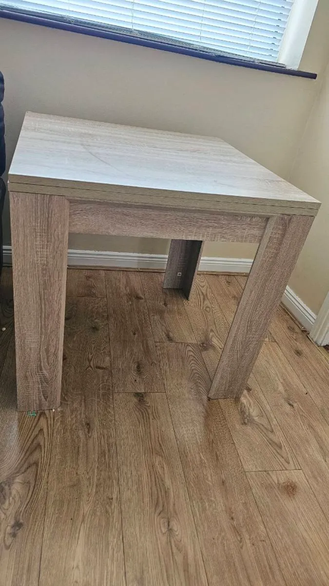 Dining table - Image 2