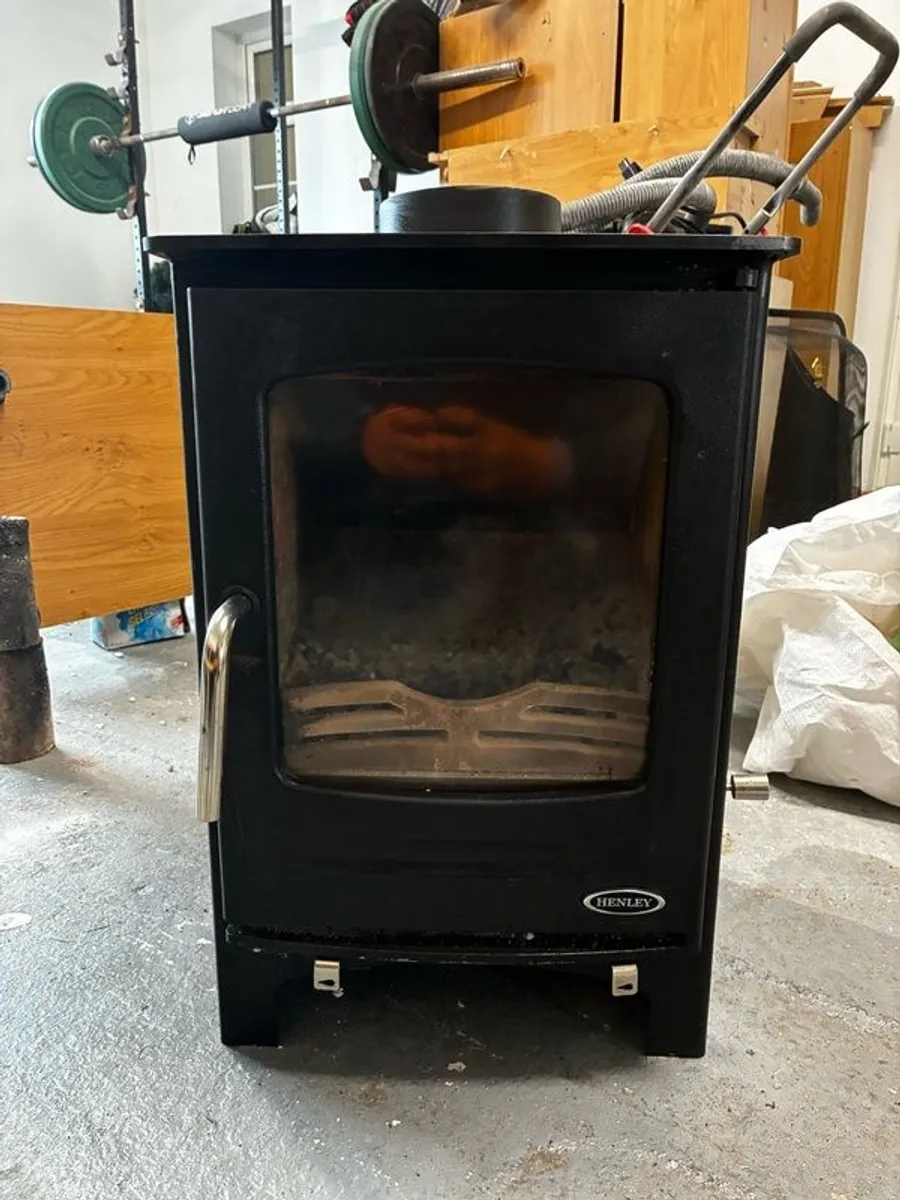 Henley Stove - Image 1