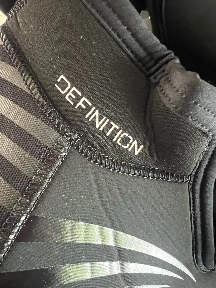 Scuba pro wet suit - Image 4