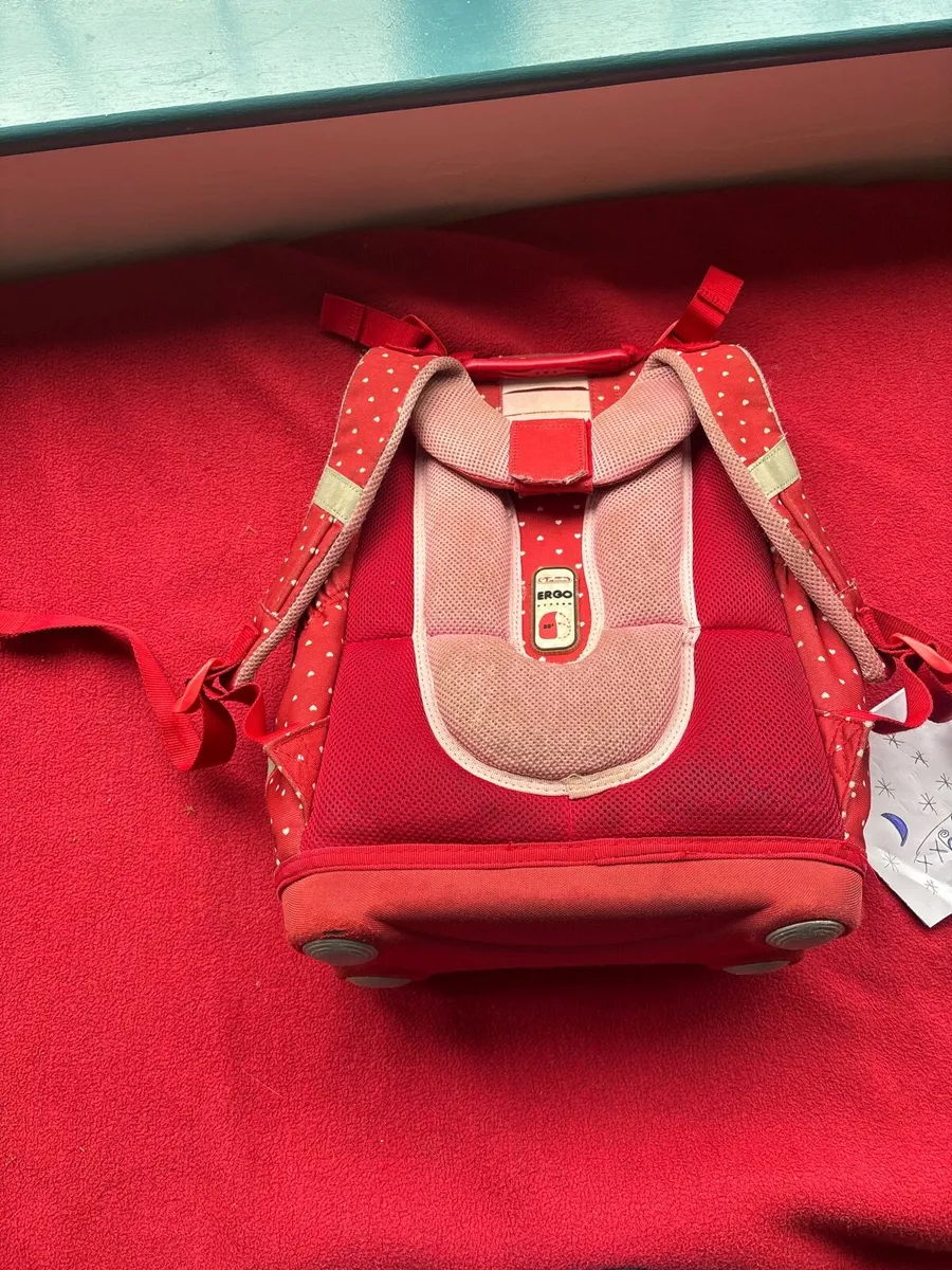 School bag with horse on it - Image 2