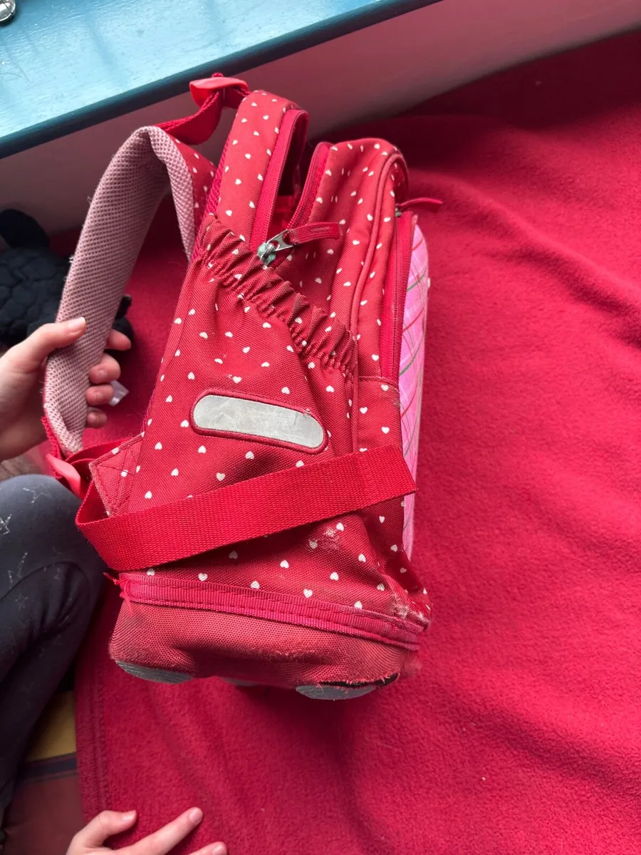 School bag with horse on it - Image 4