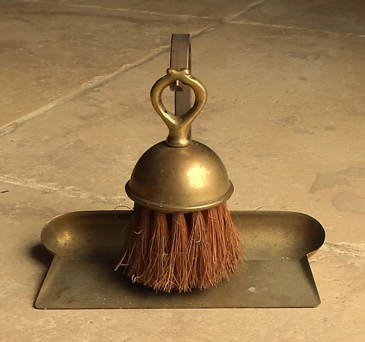 Vintage Small Peerage Brass Crumb Catcher & Brush - Image 2