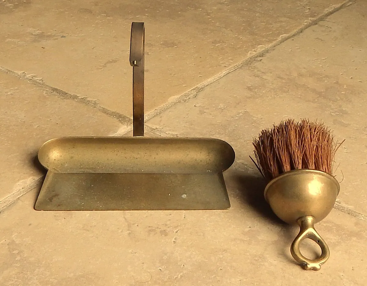 Vintage Small Peerage Brass Crumb Catcher & Brush - Image 4