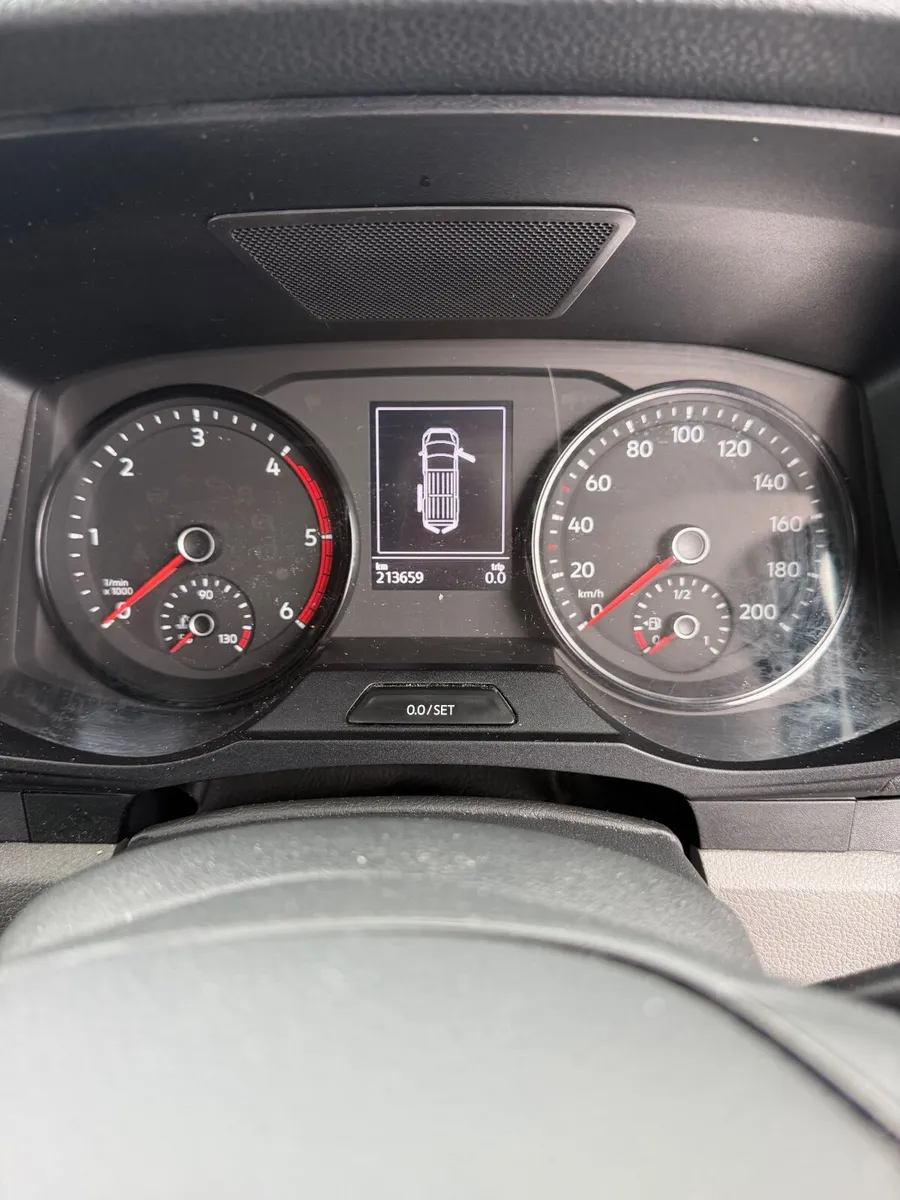 Volkswagen Crafter 2023 - Image 2