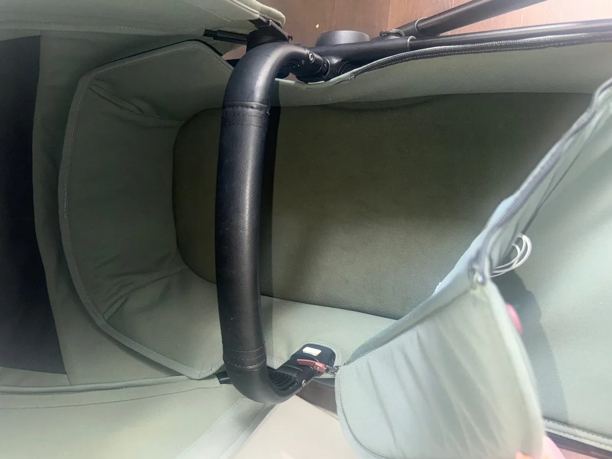 Bugaboo Fox Forest Green. Co Dublin - Image 3