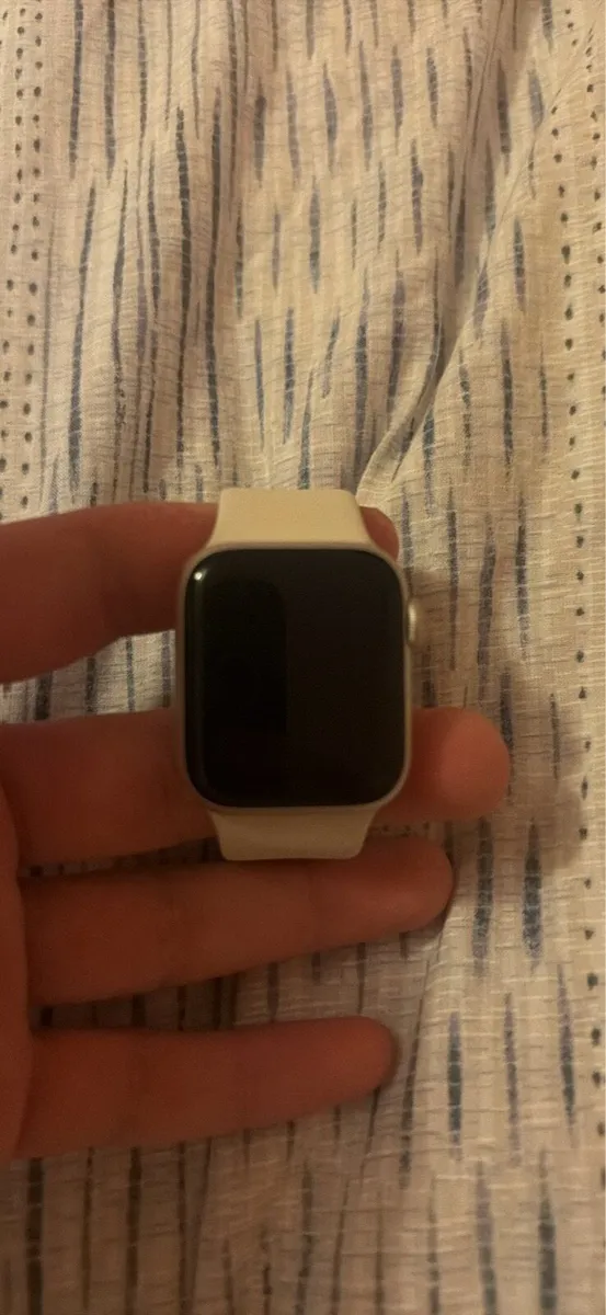 Apple watch - Image 1