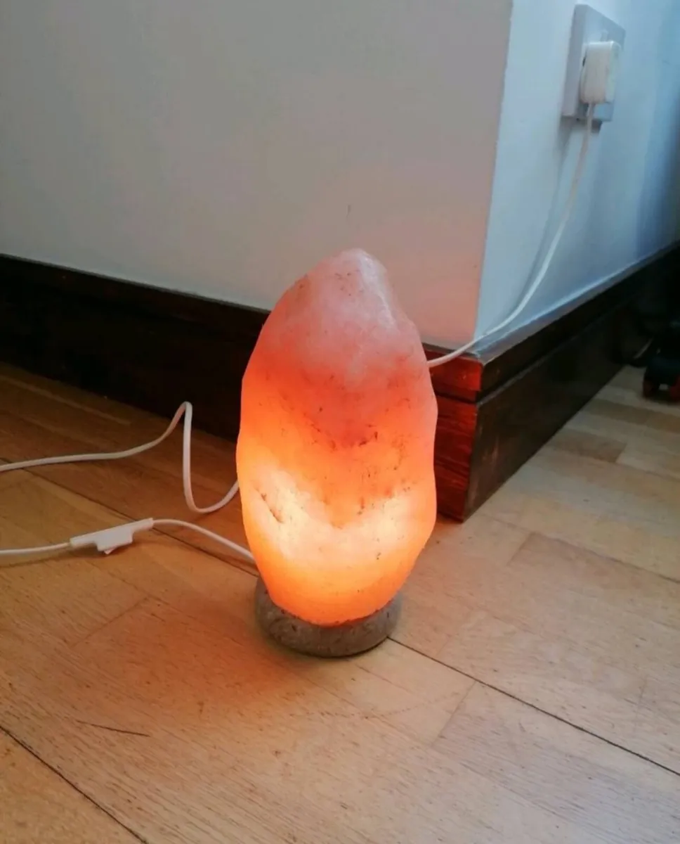 Himalayan Salt Lamp - Image 1