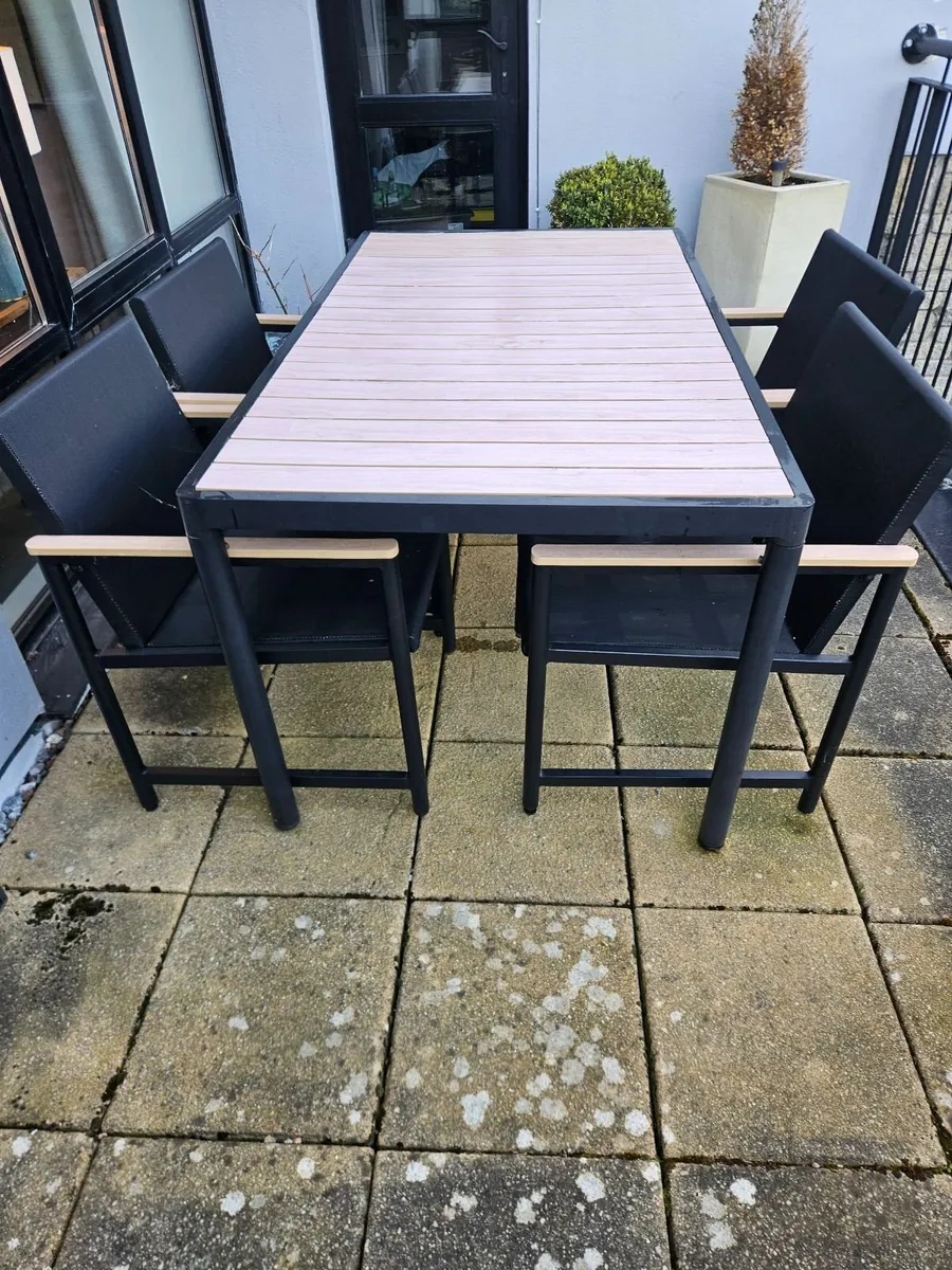 Garden furniture - Image 1