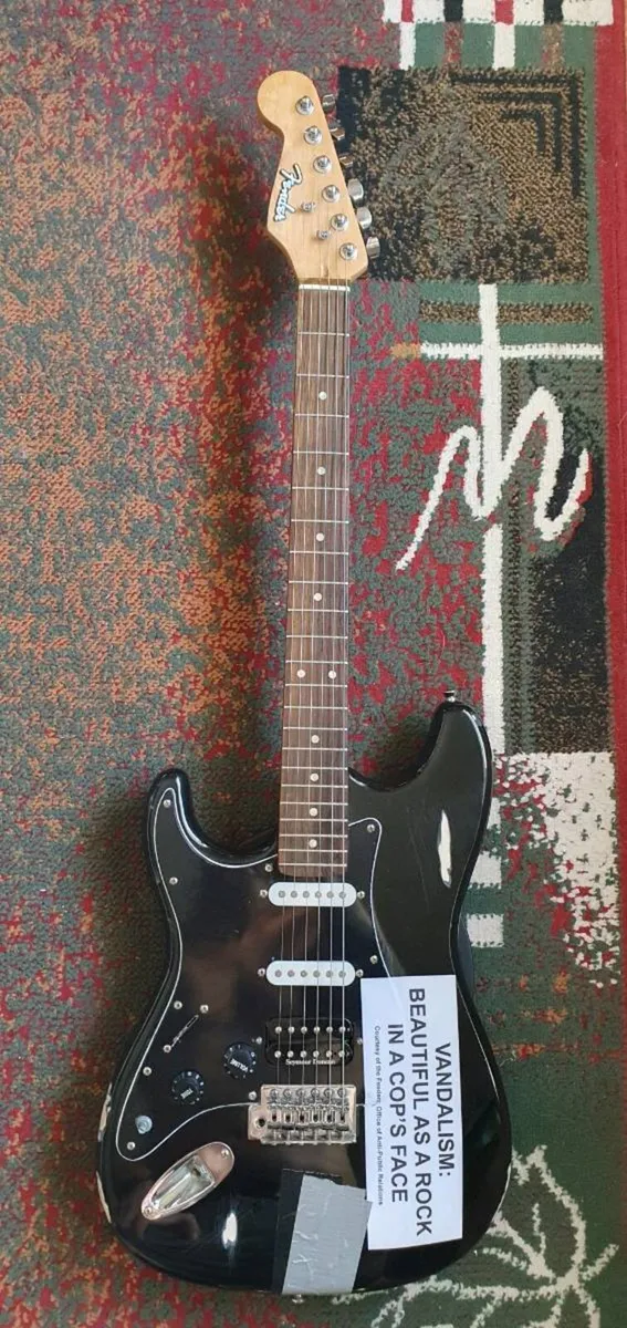 Lefty Nirvana Kurt Cobain Vandalism Strat - Image 2