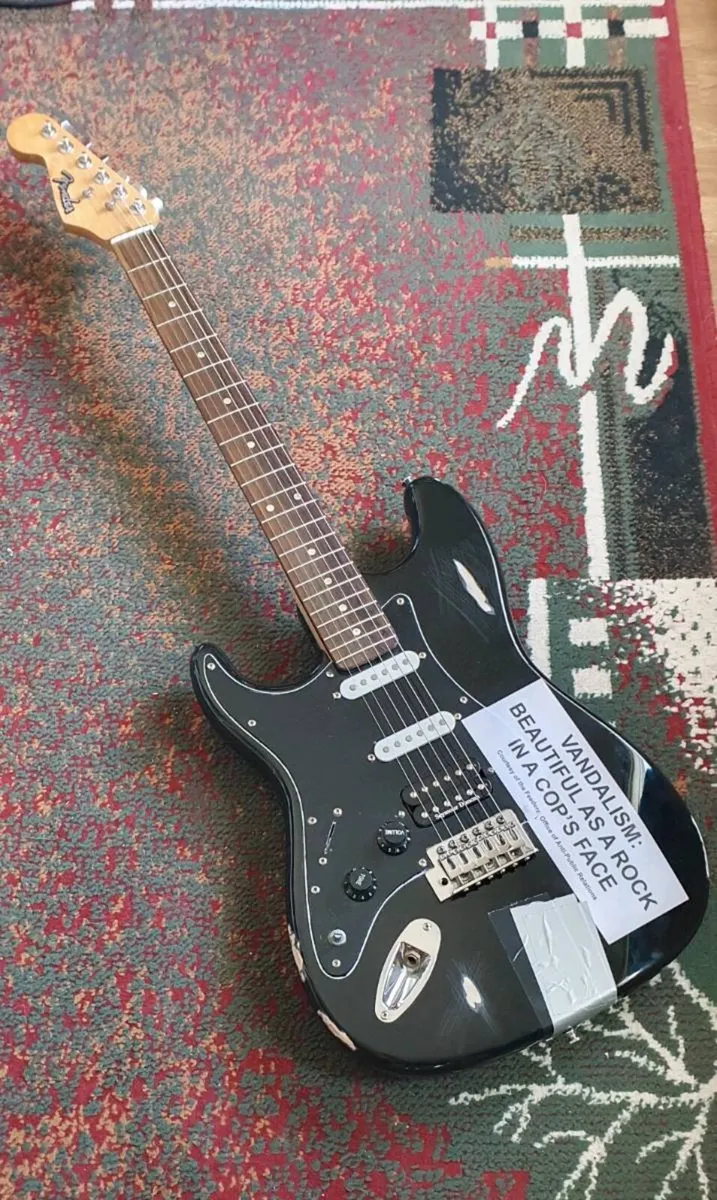 Lefty Nirvana Kurt Cobain Vandalism Strat - Image 4