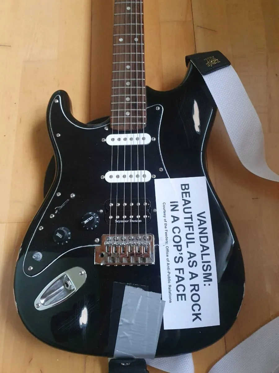 Lefty Nirvana Kurt Cobain Vandalism Strat - Image 1