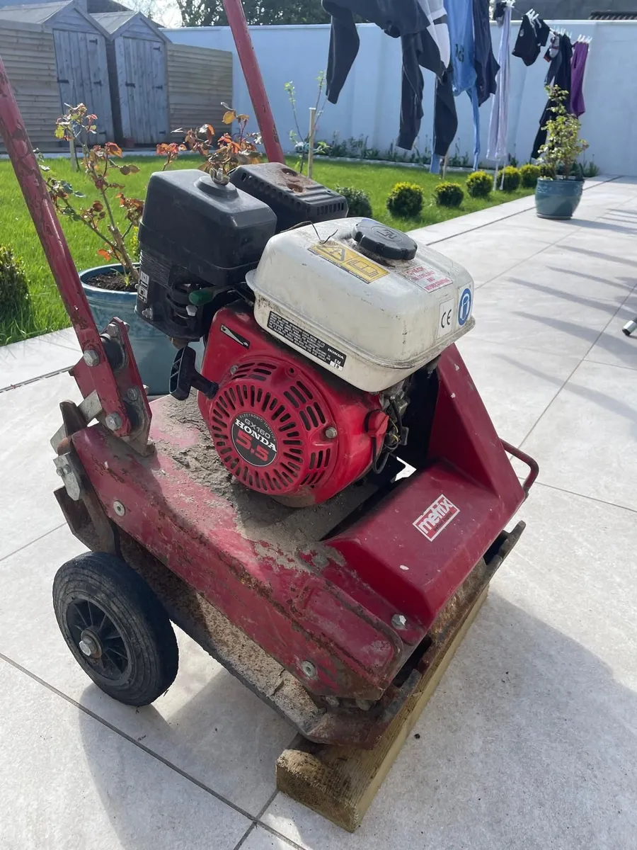 Plate compactor - Image 1