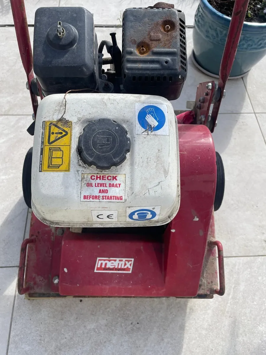 Plate compactor - Image 3