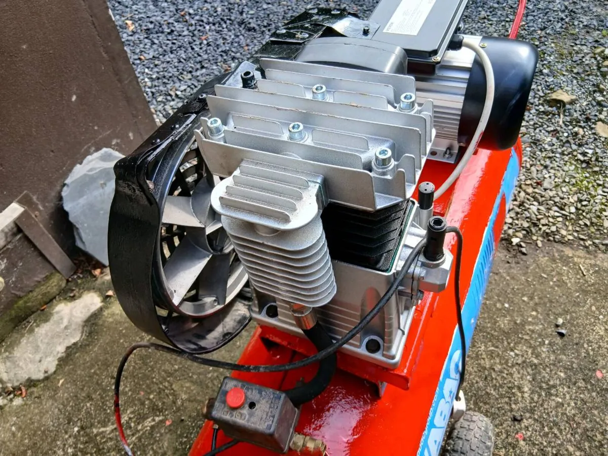 Air compressor - Image 3