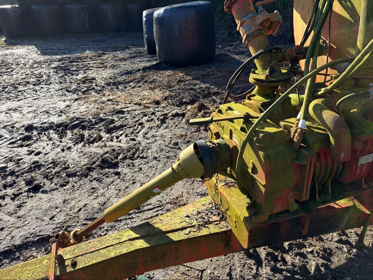 Slurry tanker - Image 3