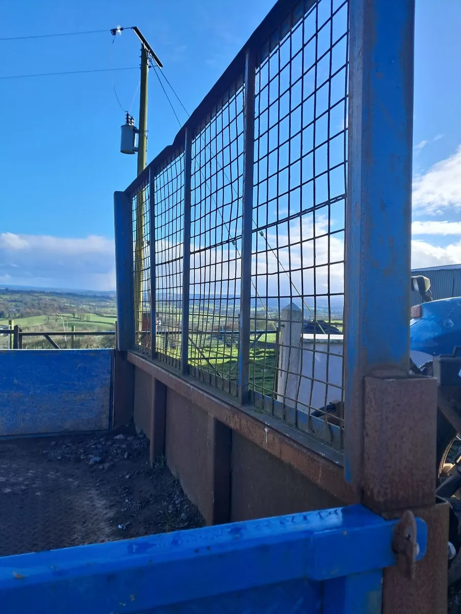 Tipping trailor - Image 1