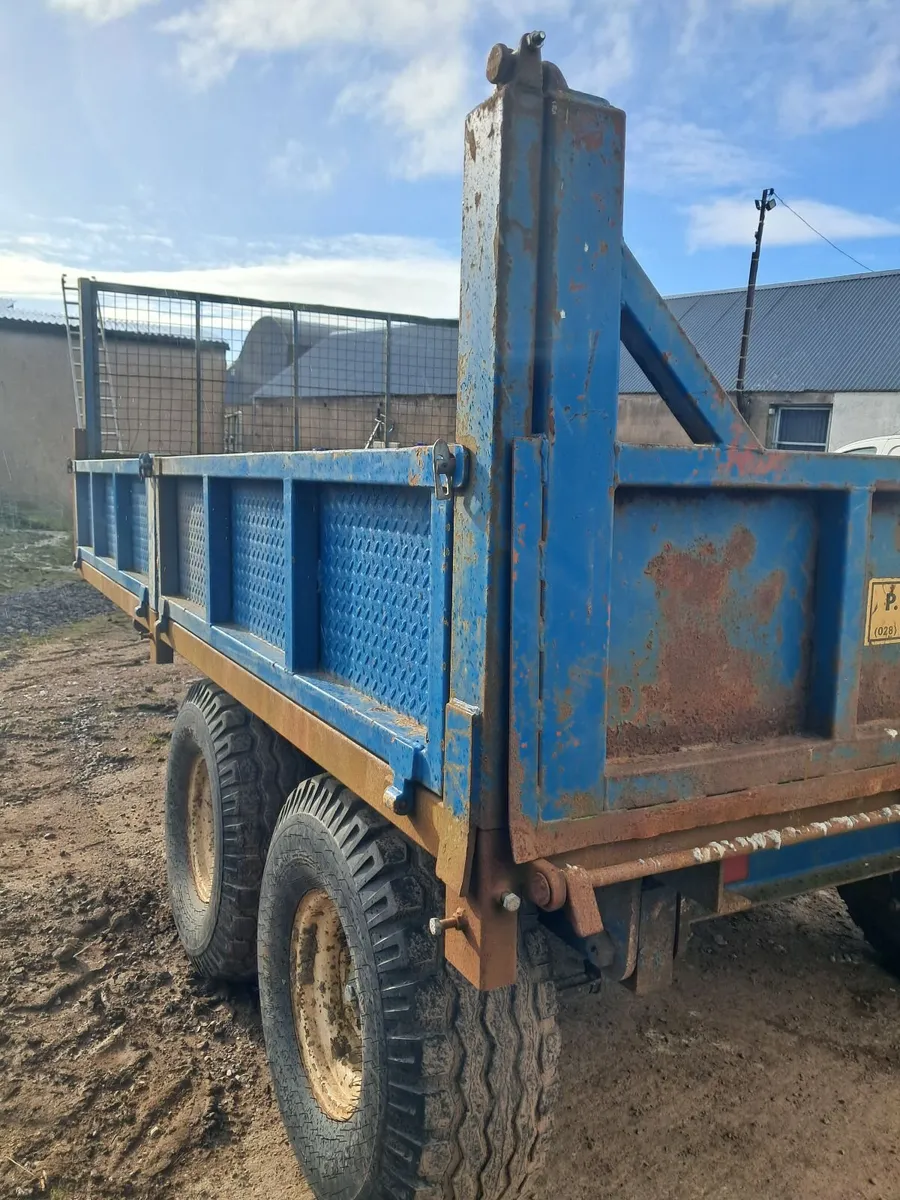 Tipping trailor - Image 1