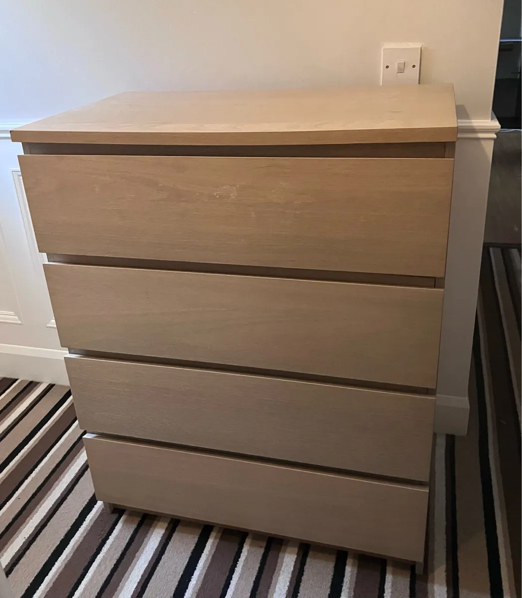 4-drawer chest of drawers