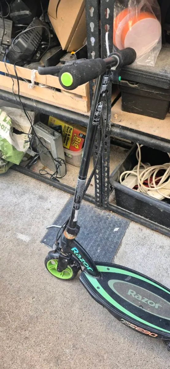 Razor electric scooter - Image 2