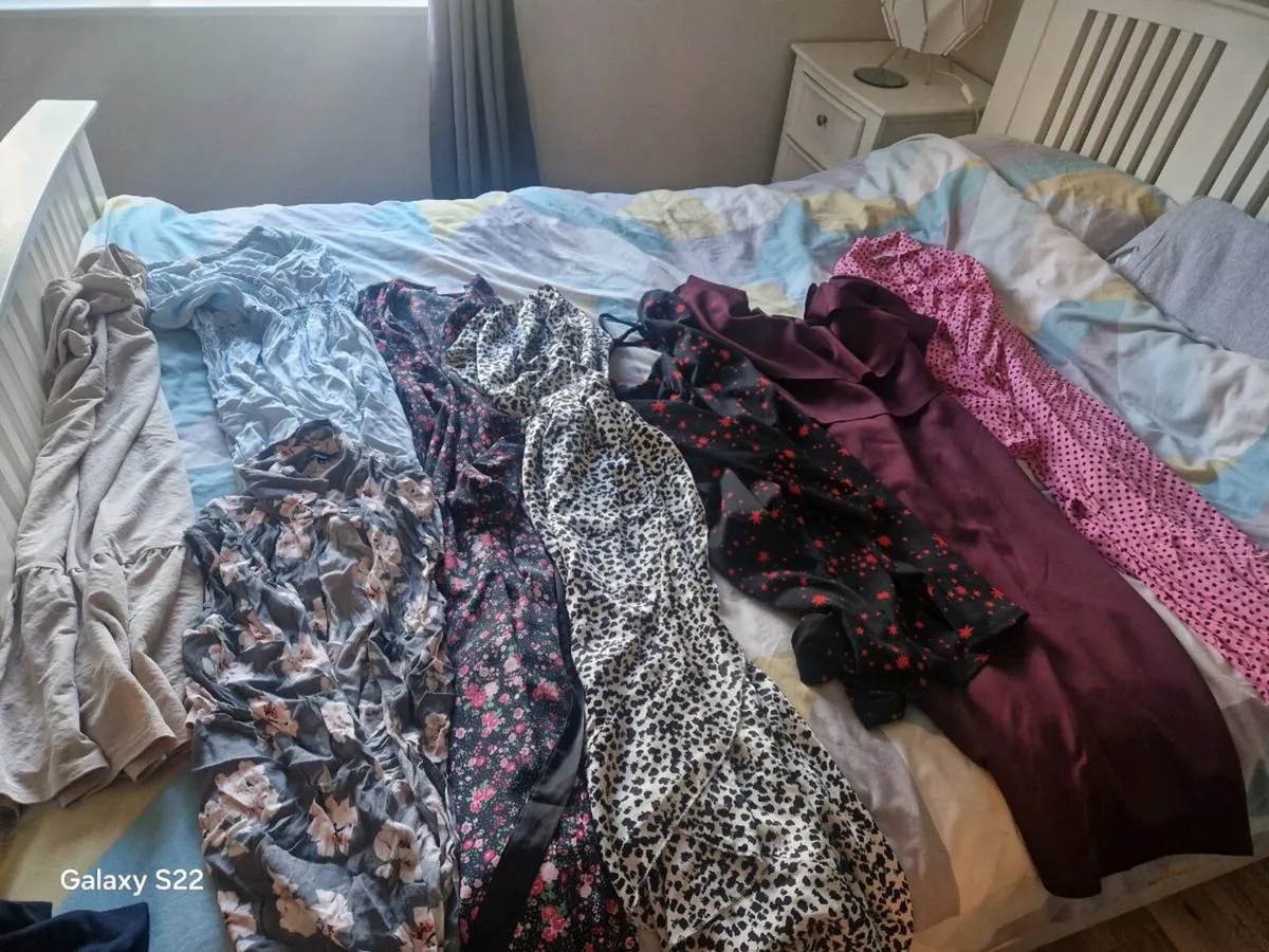 Maternity Clothes Bundle Size 10-12/M - Image 2