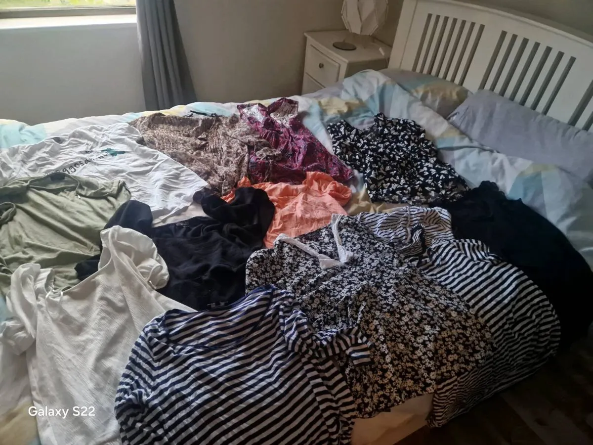 Maternity Clothes Bundle Size 10-12/M - Image 3