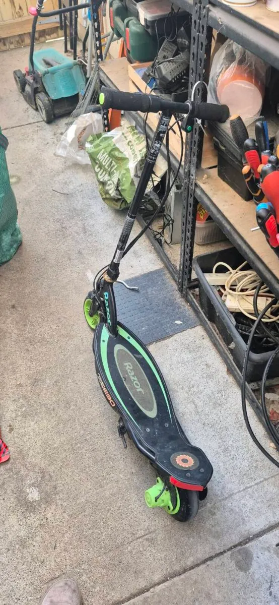 Razor electric scooter - Image 1