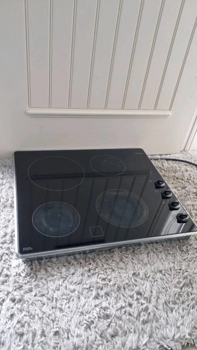Whirlpool Built-In Black Ceramic Electric Hob - Image 4
