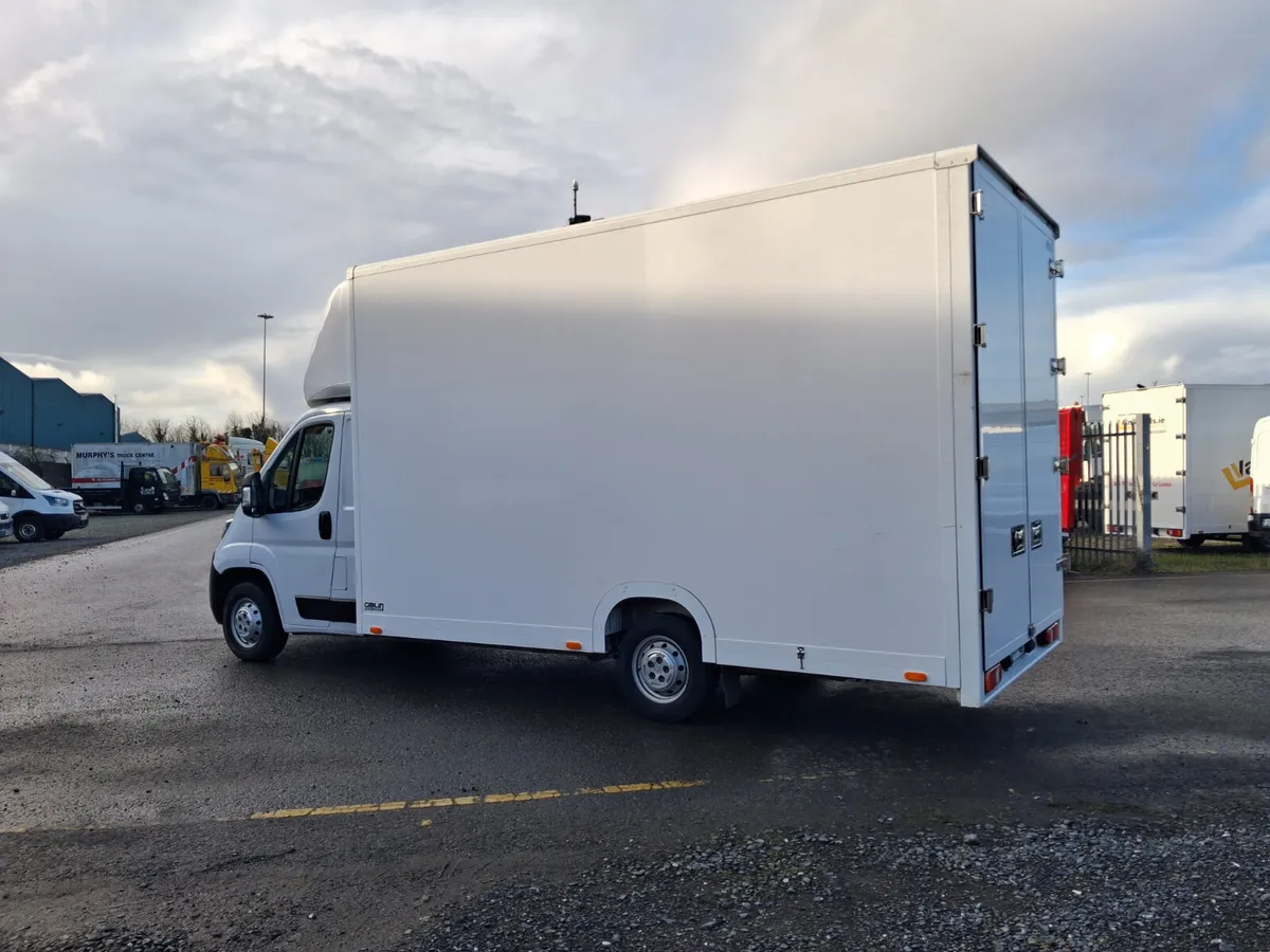 Citroen Low Floor HUGE Volume Luton - Image 2