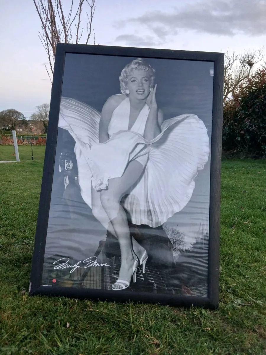 Framed Black & White Marilyn Monroe Print - Image 1