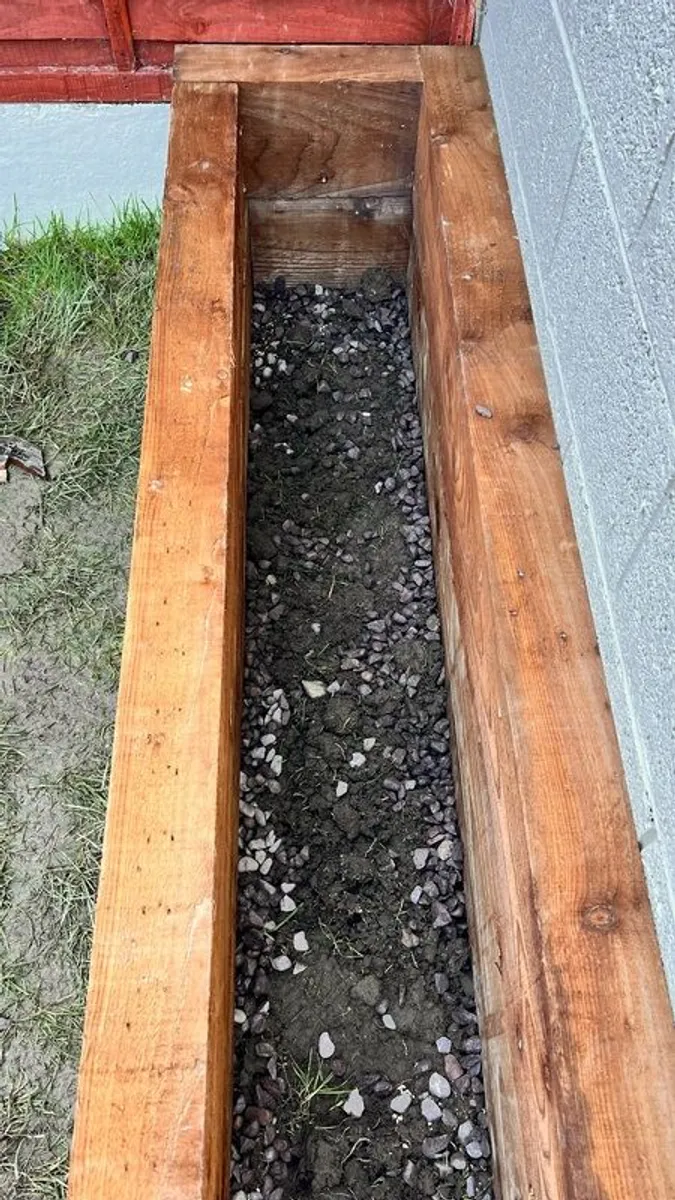 Sleepers Raised Garden Bed Wall Planter - Image 4