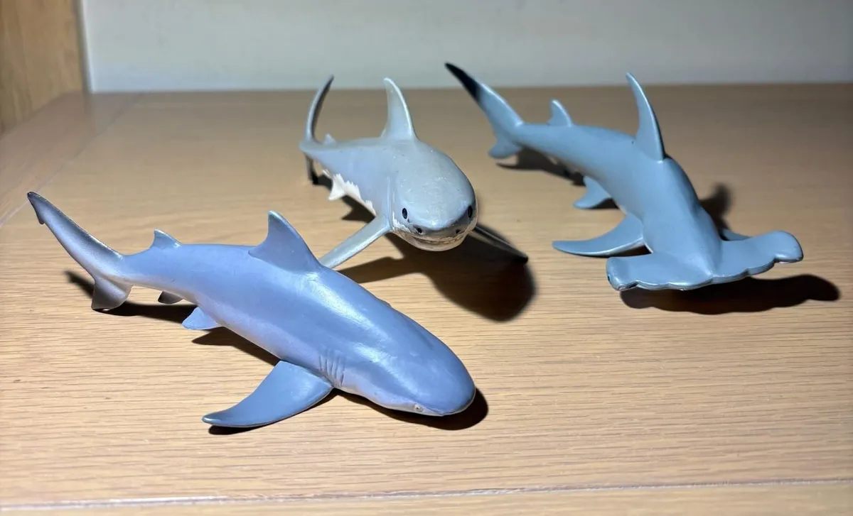 SHARKS  SCHLEICH  &  PAPO  X 3 - Image 1