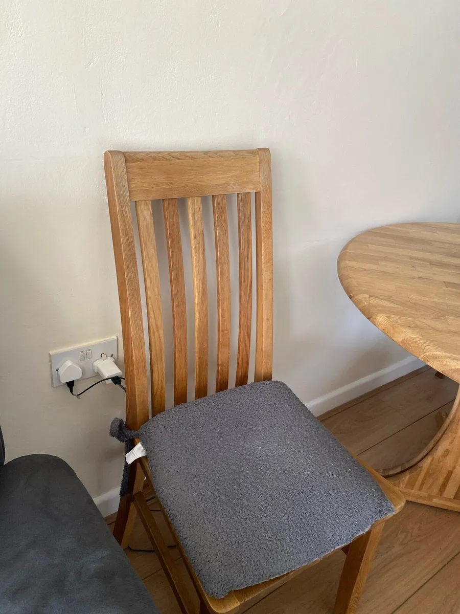 Dinning Table&Chairs - Image 3