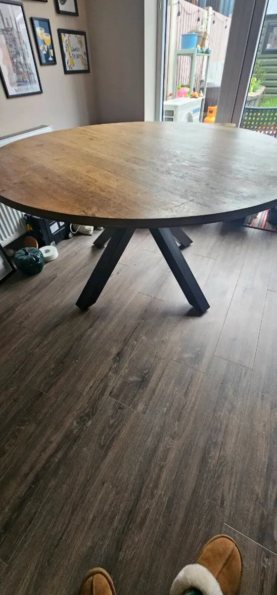 Kitchen table - Image 1