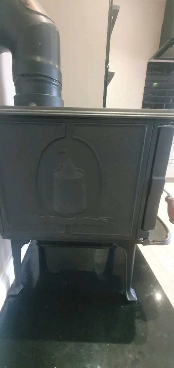 Stanley Stove - Image 1