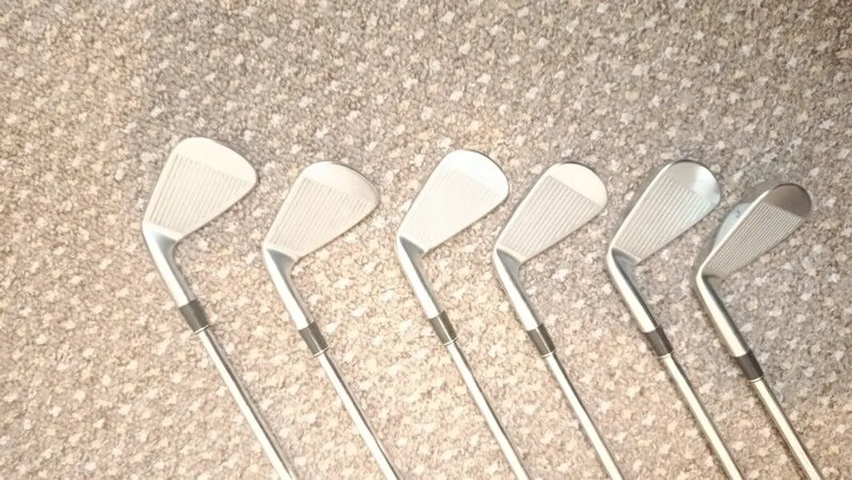 Srixon Zx5 irons 5 - PW stiff - Image 2