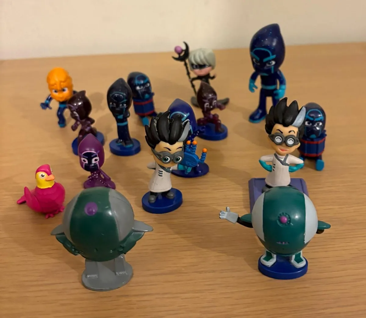 PJ MASKS FIGURES  X 15 - Image 1