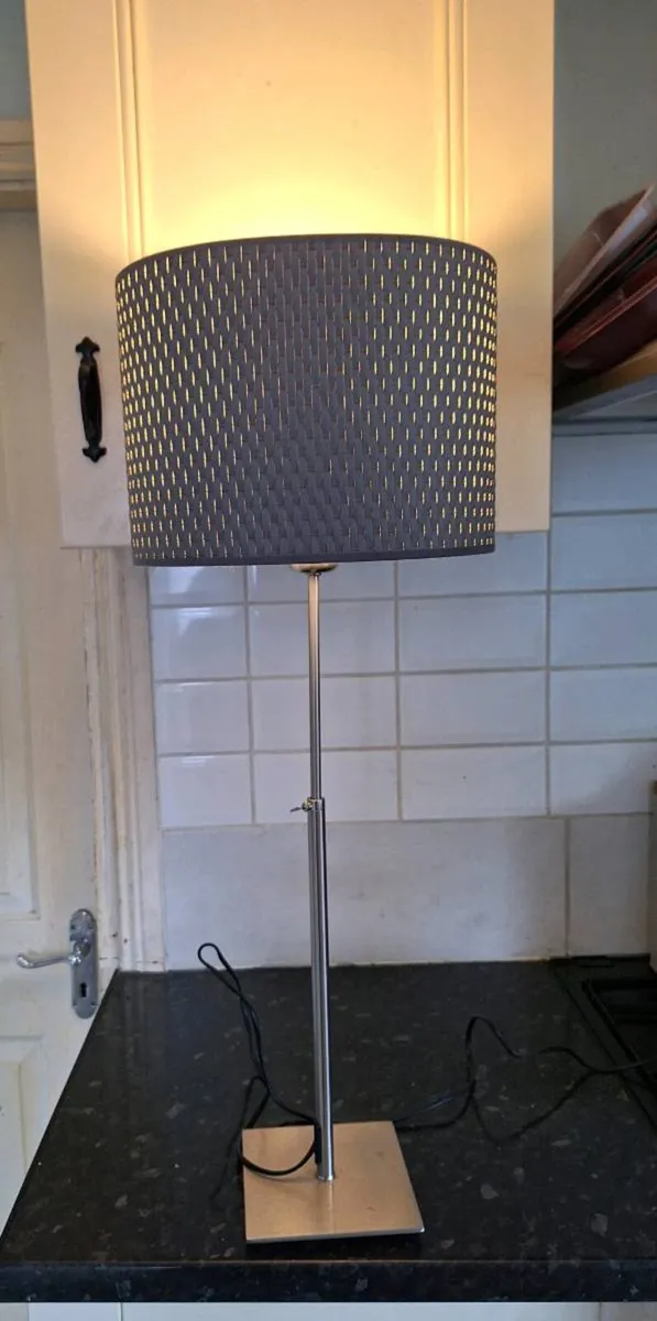 Height adjustable table lamp - Image 1